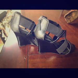 White House Black Market pumps